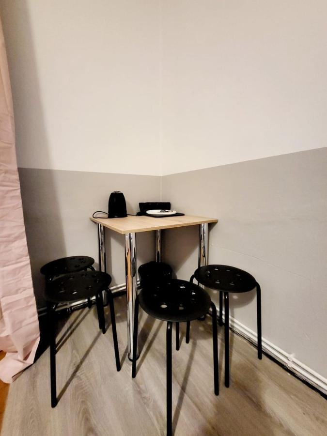 Tanie Spanie Wilda - Zameldowanie Bezobslugowe - *